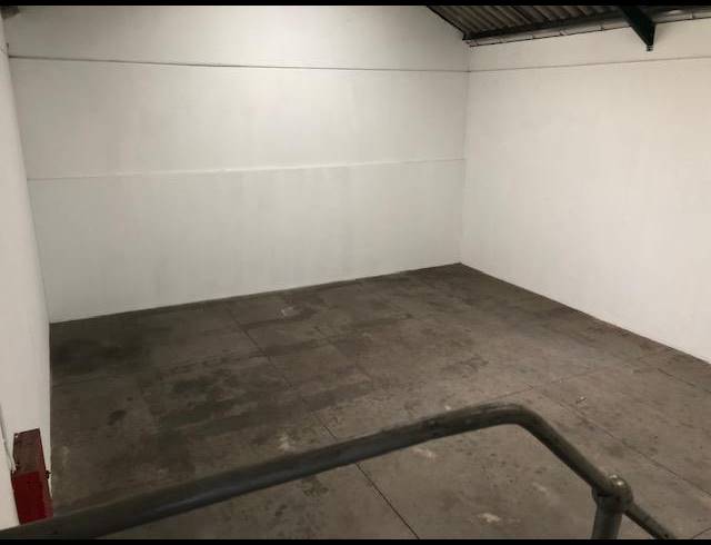 202M² WAREHOUSE TO LET IN RED HILL